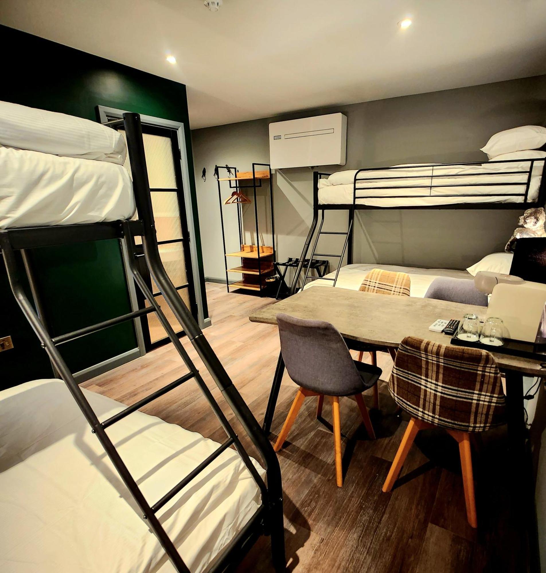 Pinnacle Suites Hotel Каус Екстер'єр фото