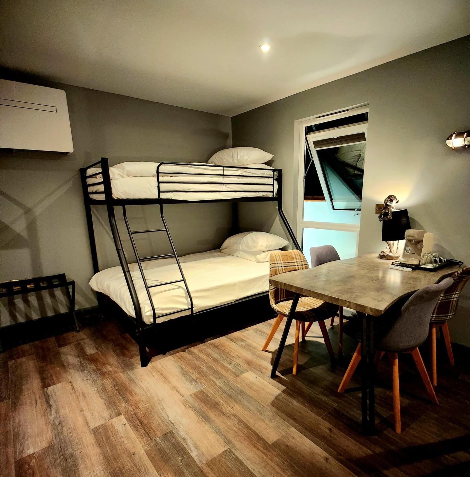 Pinnacle Suites Hotel Каус Екстер'єр фото