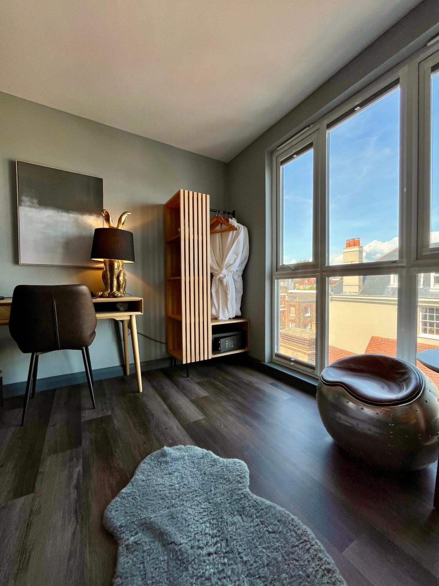 Pinnacle Suites Hotel Каус Екстер'єр фото